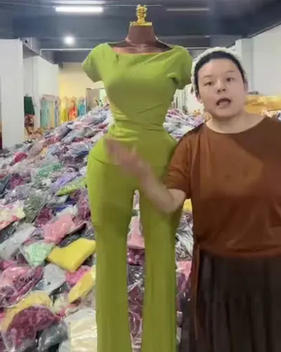 Post by China Clothing Wholesaler 6