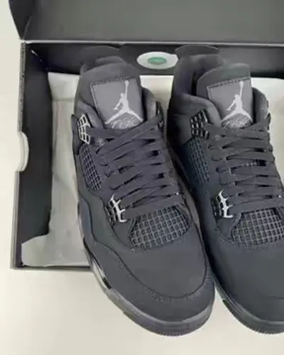 Post by Sneakers Supplier (Etichin)