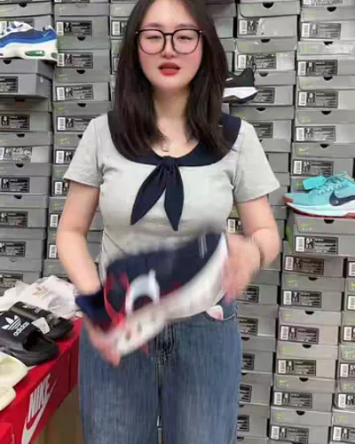 Post by Lucy Shoes Wholesale