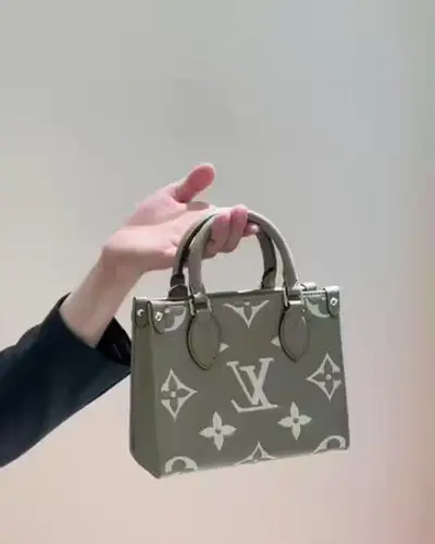 Post by China Wholesaler (Luxury Factory)