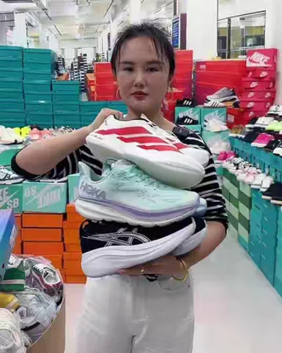 Post by Wholesale of shoes