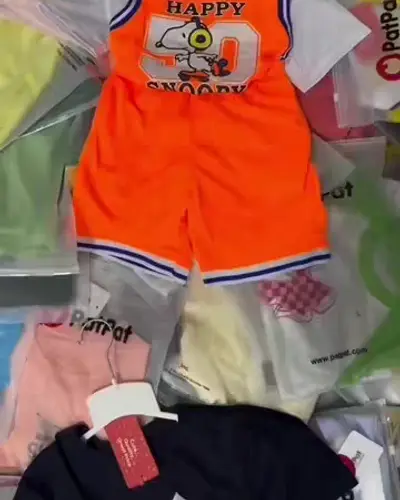 Post by YiYi Clothing Wholesale (Guangzhou)